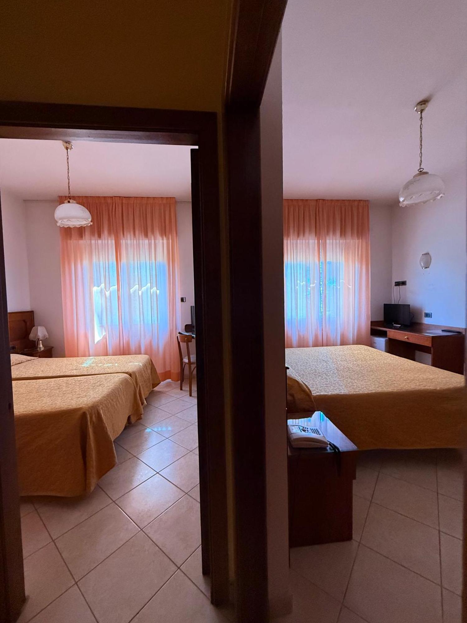 Grifone Hotel Perugia Buitenkant foto