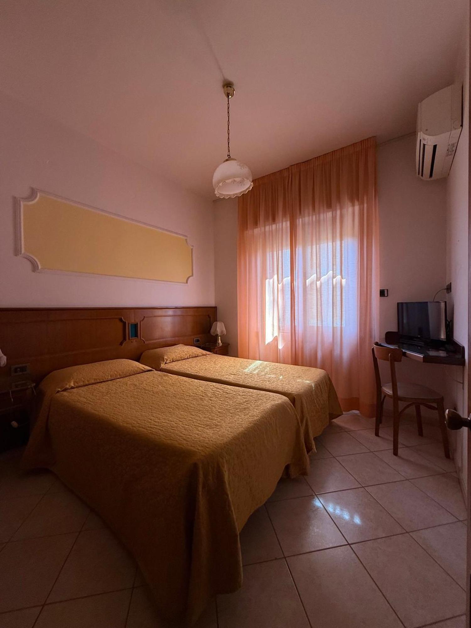 Grifone Hotel Perugia Buitenkant foto