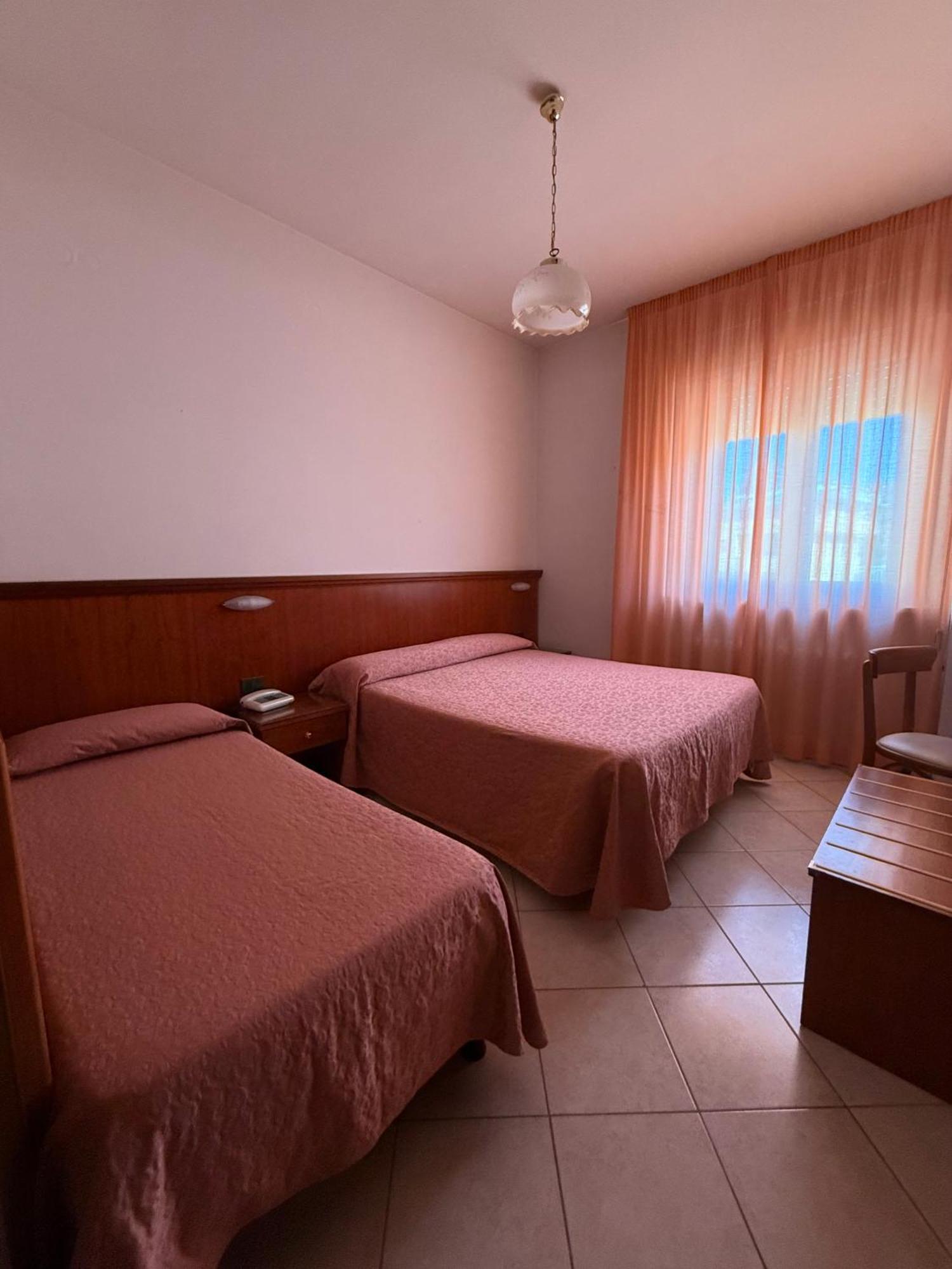 Grifone Hotel Perugia Buitenkant foto