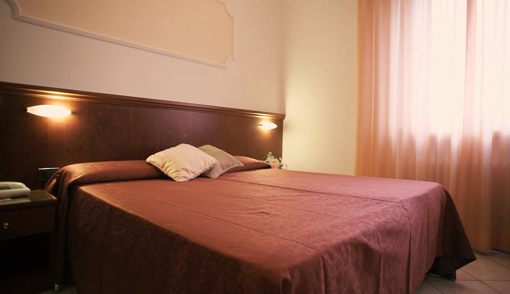 Grifone Hotel Perugia Buitenkant foto