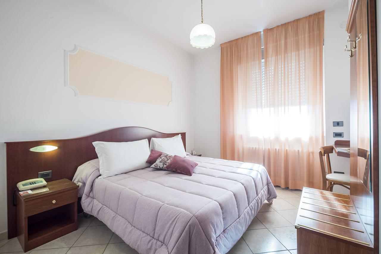 Grifone Hotel Perugia Buitenkant foto