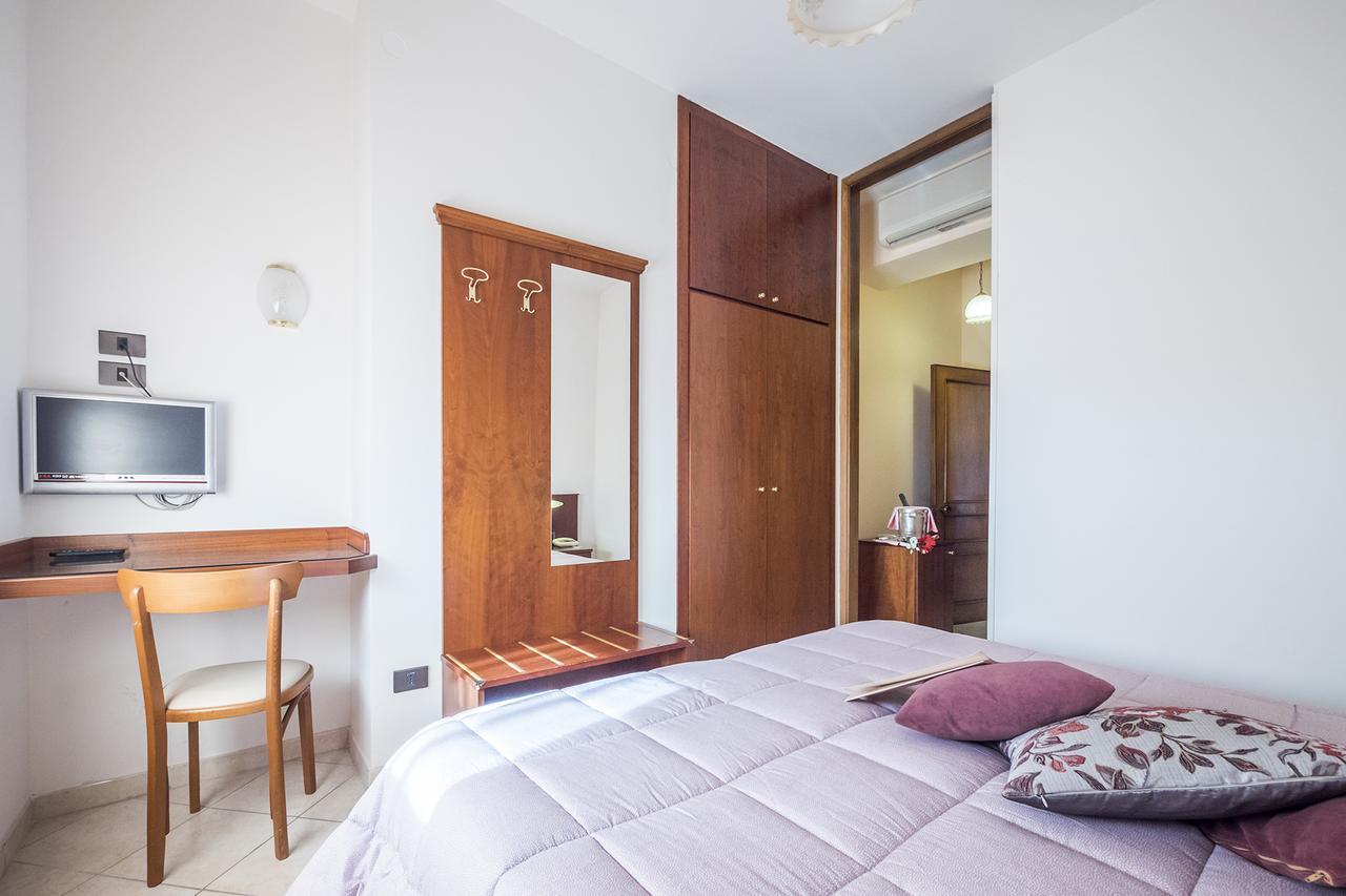 Grifone Hotel Perugia Buitenkant foto