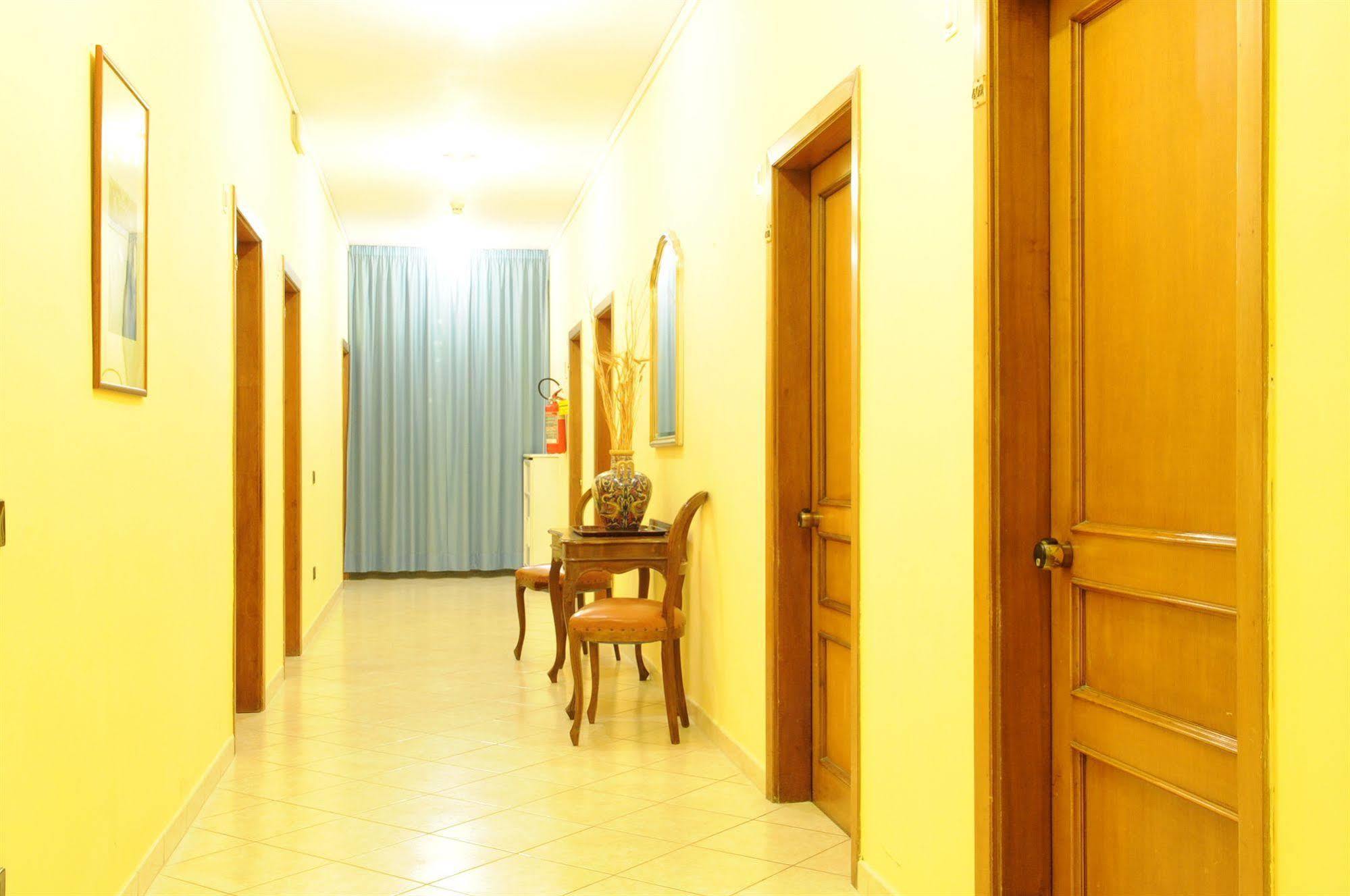Grifone Hotel Perugia Buitenkant foto