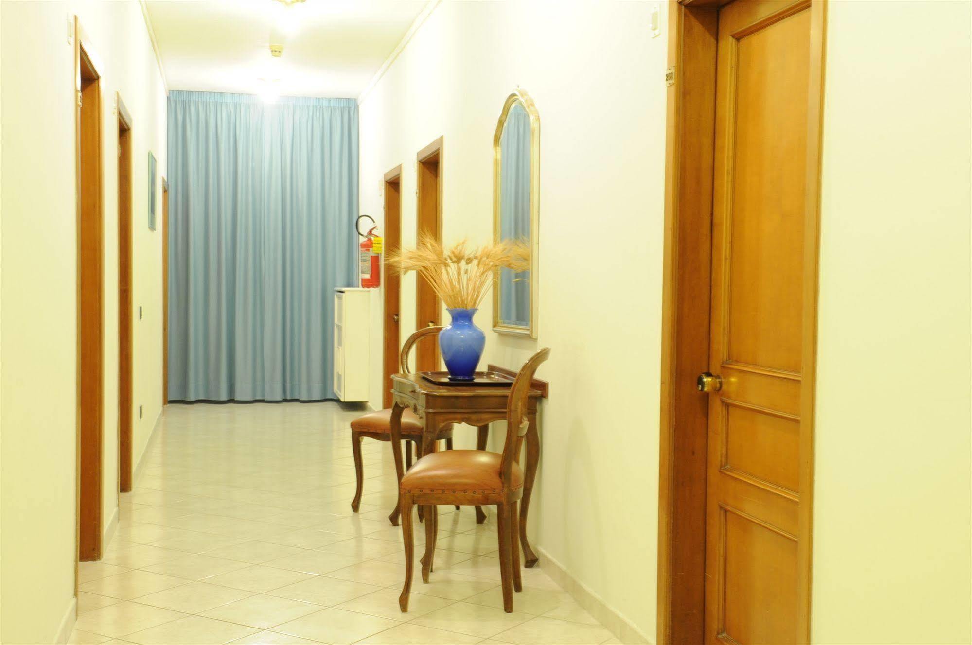 Grifone Hotel Perugia Buitenkant foto