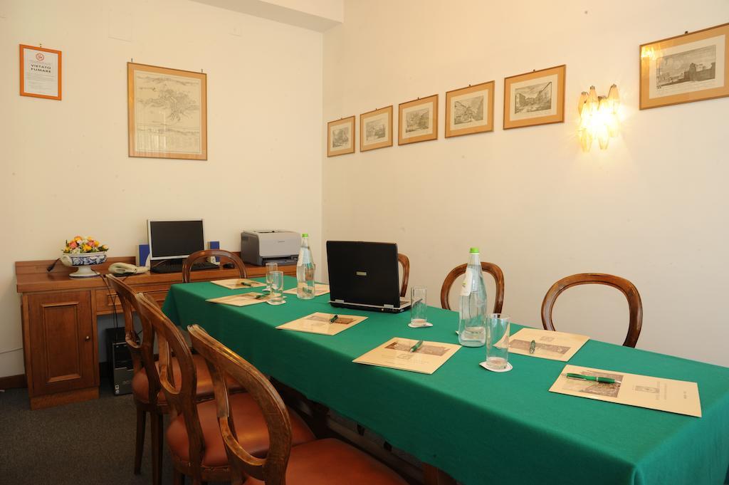 Grifone Hotel Perugia Buitenkant foto